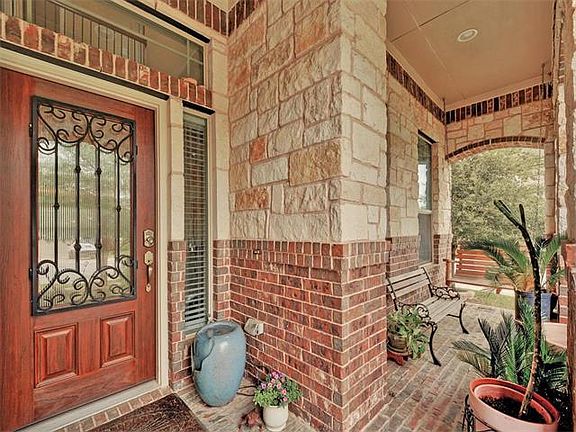 4th image of 501 Walsh Hill Trl