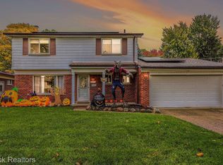42130 Mendel Dr, Sterling Heights, MI 48313