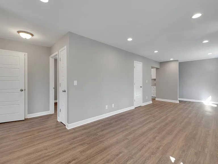 7108 Hicks Ct — Photo 11