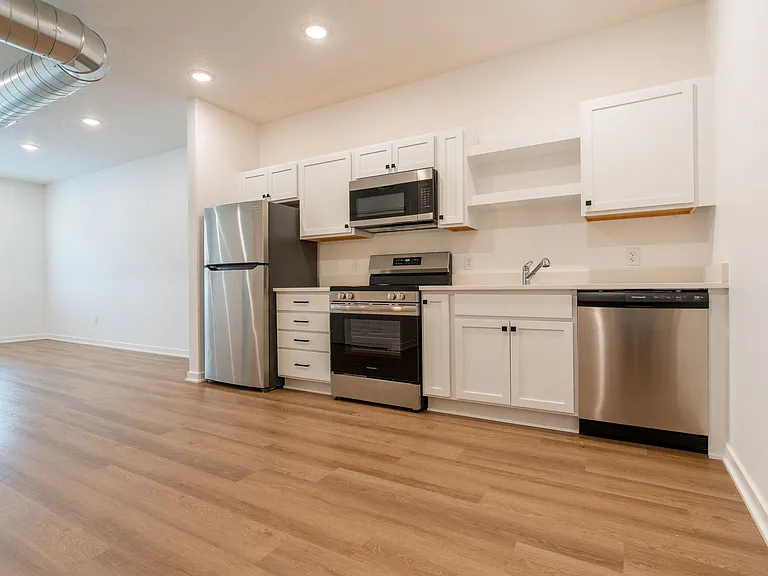 110 N Delaware Ave — Photo 28