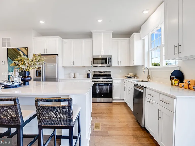 148 Ada Hightower Ave — Photo 5