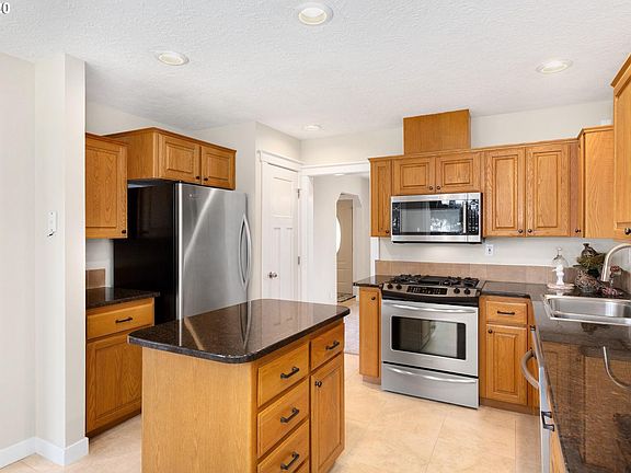 5th image of 2041 NE Josephine Dr