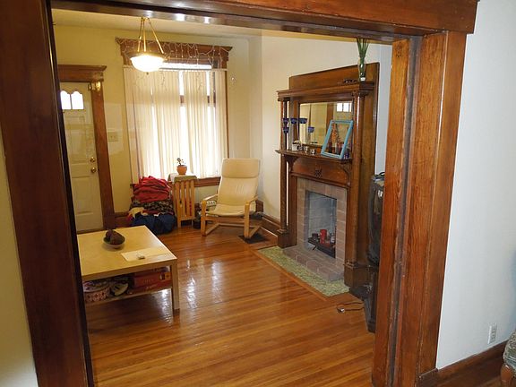 2nd image of 468 Vermont Pl