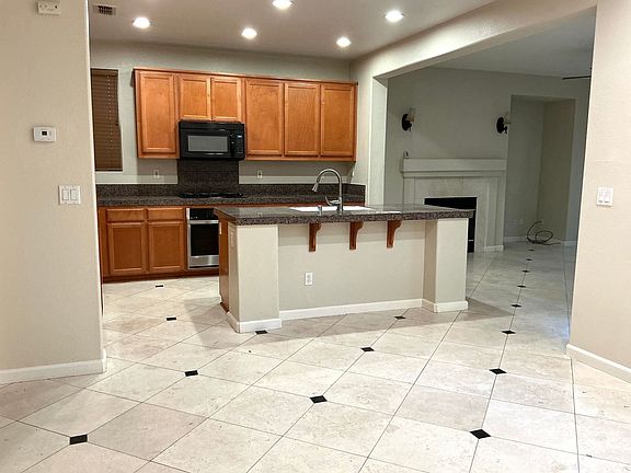 5th image of 918 Mason Ct