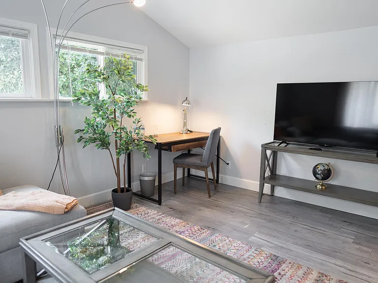 1058 Allen Ave — Photo 38