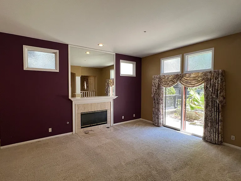 2433 Oneida St #1 — Photo 8