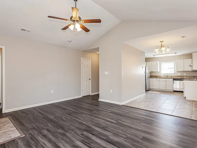 1315 Braveheart Ln — Photo 4