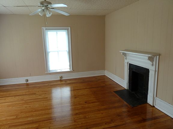 4th image of 423 E Emerald Ave