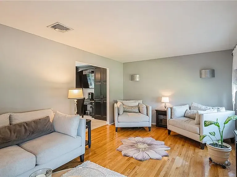 129 Pine Tree Rd — Photo 8