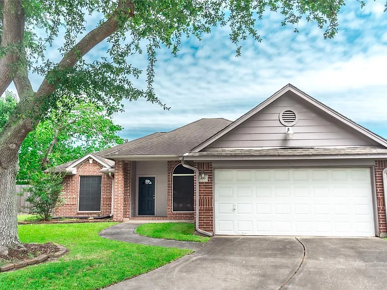 822 Oak Lodge Ct — Photo 1