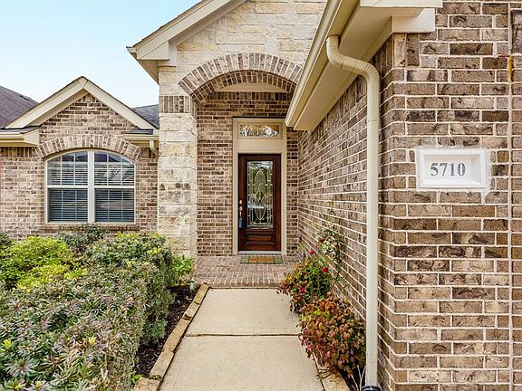 2nd image of 5710 Aubrey Oaks Ct