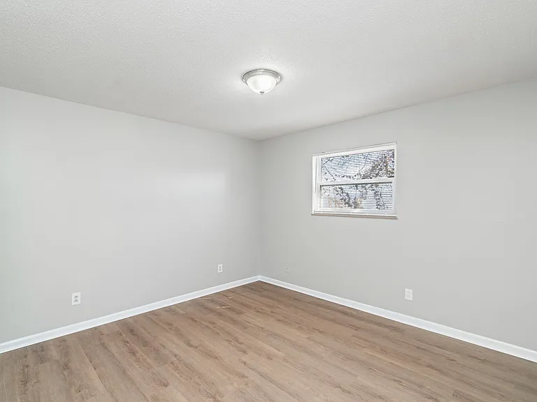 2716 Holbrook Dr #1 — Photo 10