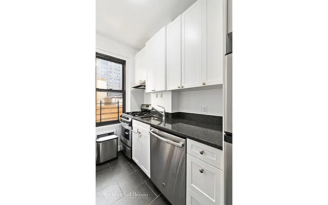 Rented by Douglas Elliman | media 18