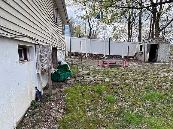 3rd image of 110 Middle Street