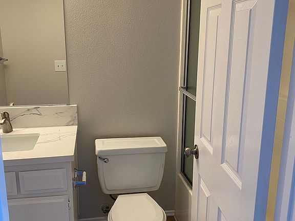 3rd image of 11403 216th St APT 3