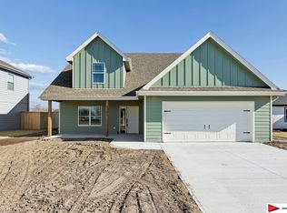 1201 S Lakewood St, Valley, NE 68064