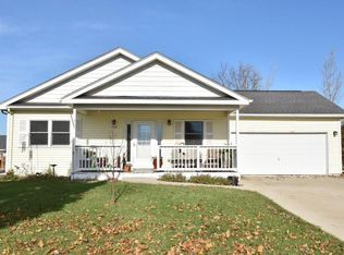 1922 Wayside Dr, Hartford, WI 53027