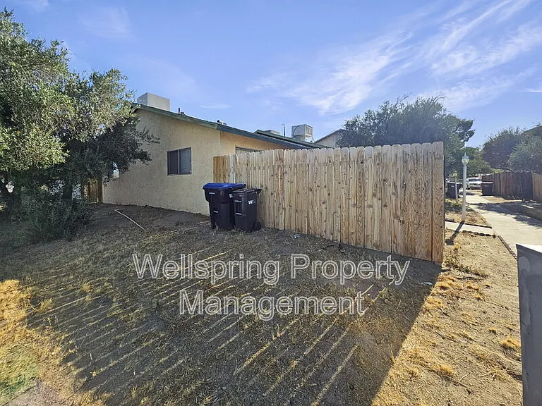 201 N Alvord St #E — Photo 12
