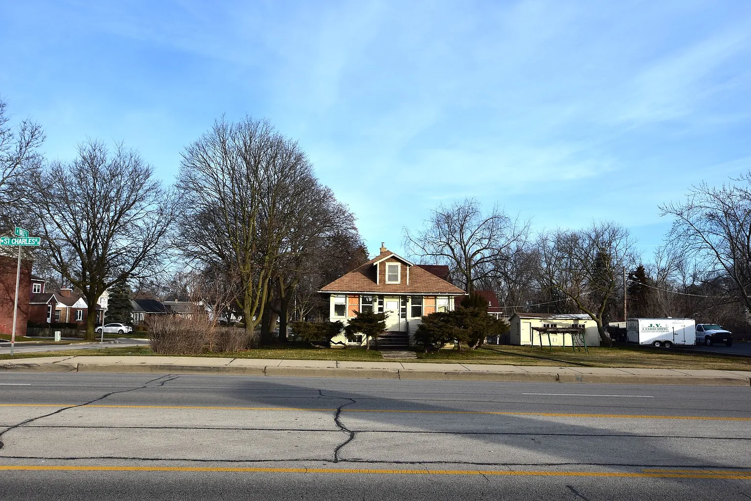 116 W Saint Charles Rd photo 1