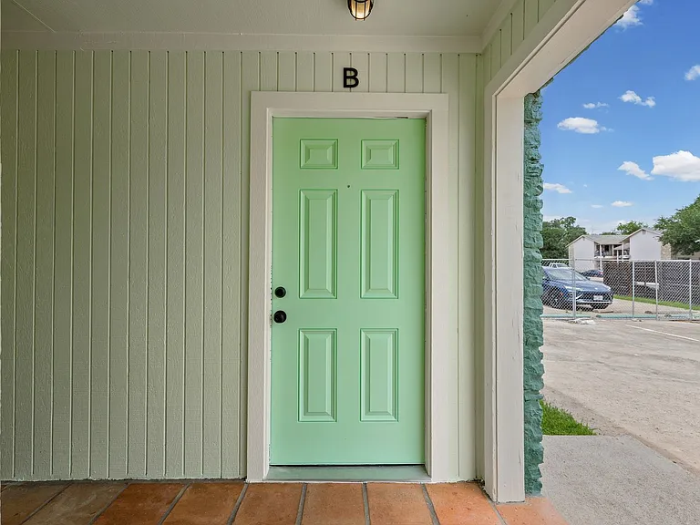 2615 Ektom Dr — Photo 38
