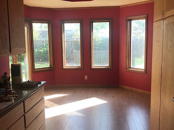5th image of 1015 Sierra Dr