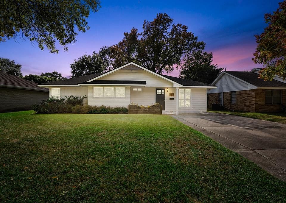 1st image of 2626 Willowby Dr