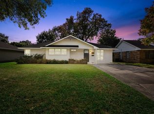 2626 Willowby Dr, Houston, TX 77008
