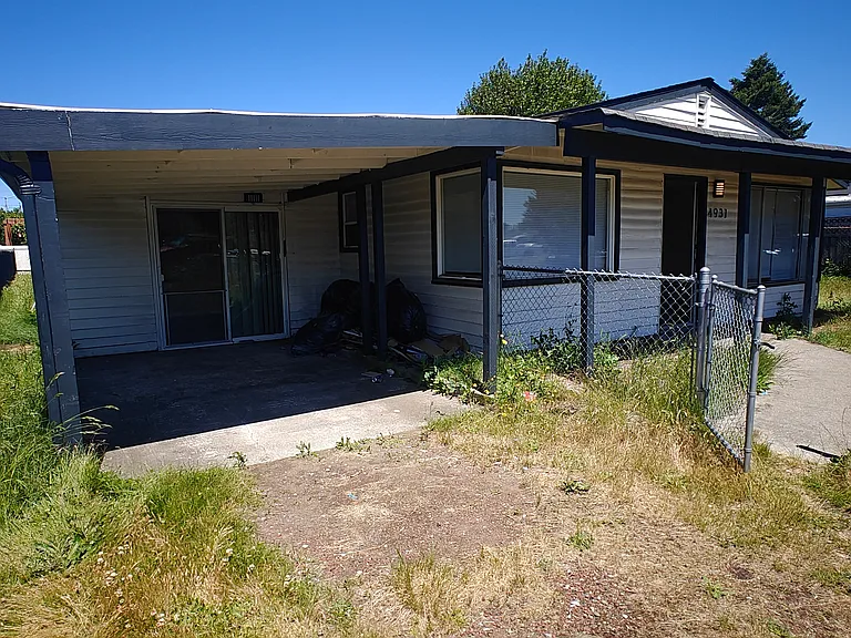 4931 Yew Ln SW — Photo 3