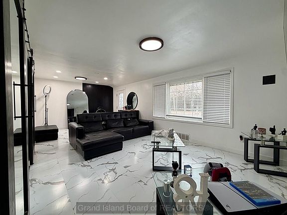 4th image of 2509 Park Dr