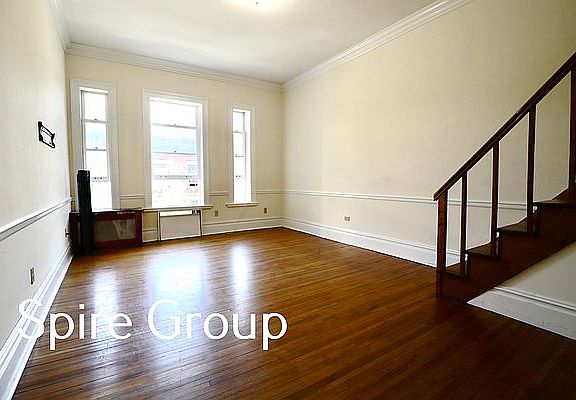 3rd image of 118 W 74th St APT A