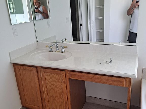 5th image of 637 Tangelo Cir SW