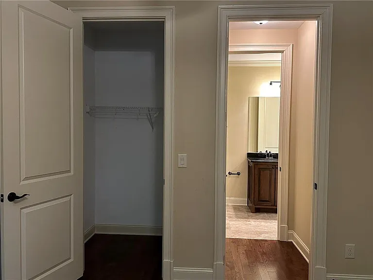 510 Lake Medlock Dr — Photo 27