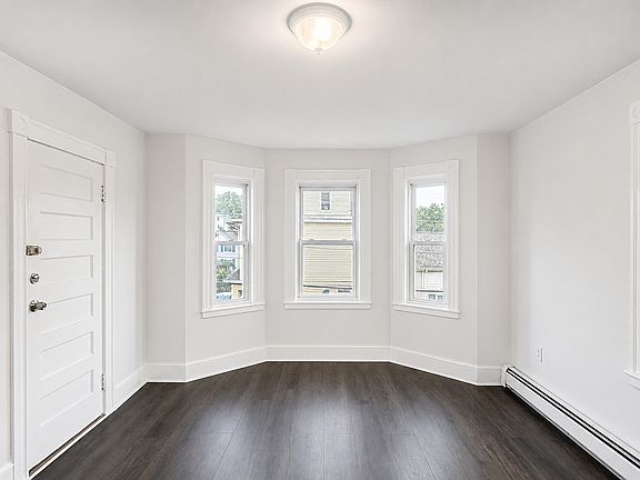5th image of 24 Tracey St #2