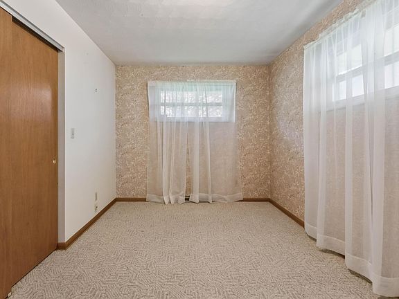3rd image of 1493 Striebel Rd