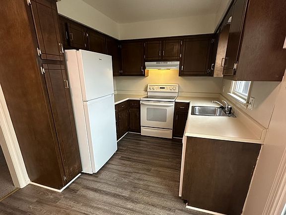 3rd image of 1285 Colonial Rd APT 18