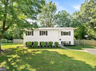 913 McDaniel Ct, Herndon, VA 20170