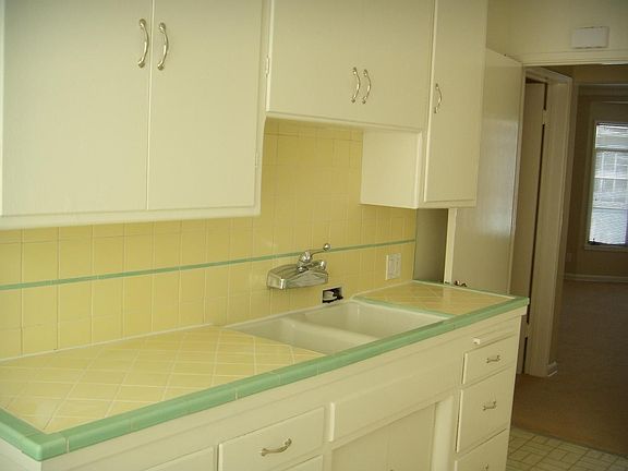 3rd image of 1248 Smithwood Dr APT D