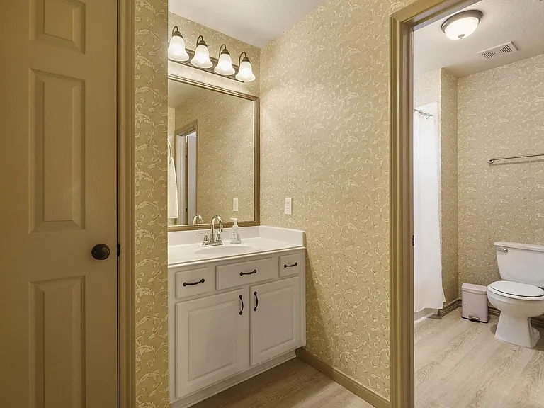 2911 Mossy Log Ct — Photo 21