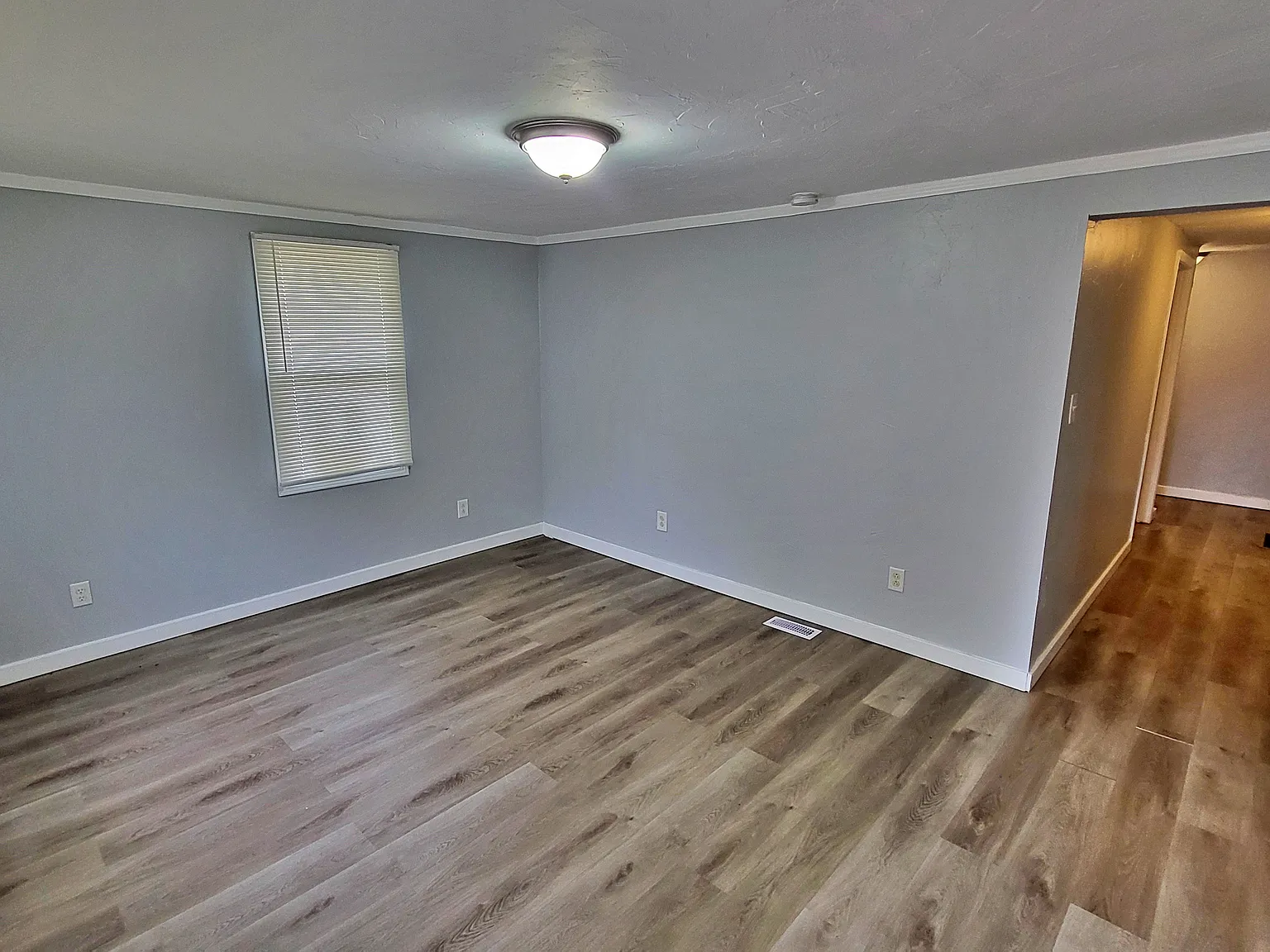 2 bed, 1.0 bath, 646 sqft, $750 — Photo 3