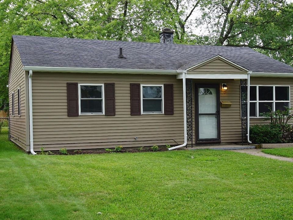 1st image of 1300 W 1st Pl