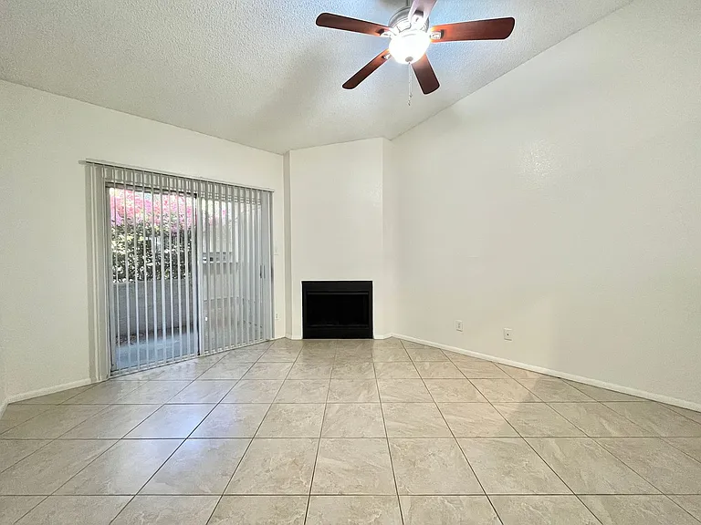 Mission Springs at Scottsdale — Photo 23