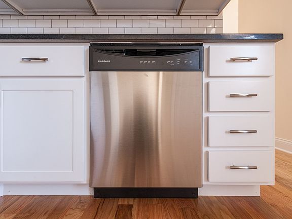 4th image of 3945 N Janssen Ave #3953-3S