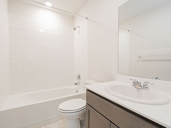 3rd image of 3307 Hawkins Dr