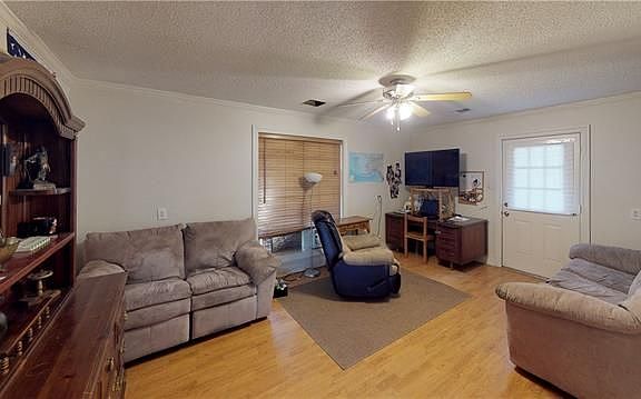4th image of 900 Maris Stella Ave
