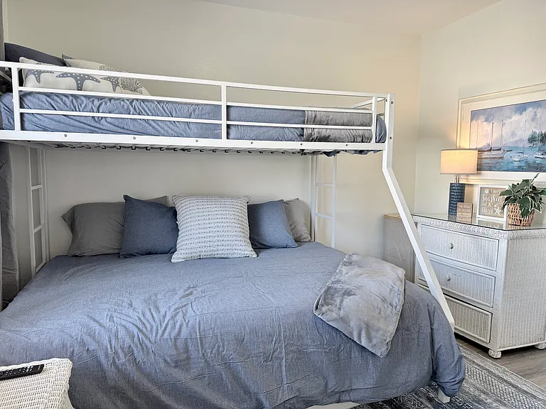 1648 Stickney Point Rd #202 — Photo 13