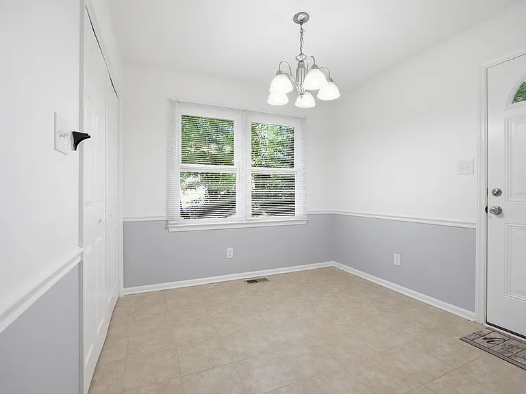 102 Chevis Dr — Photo 16