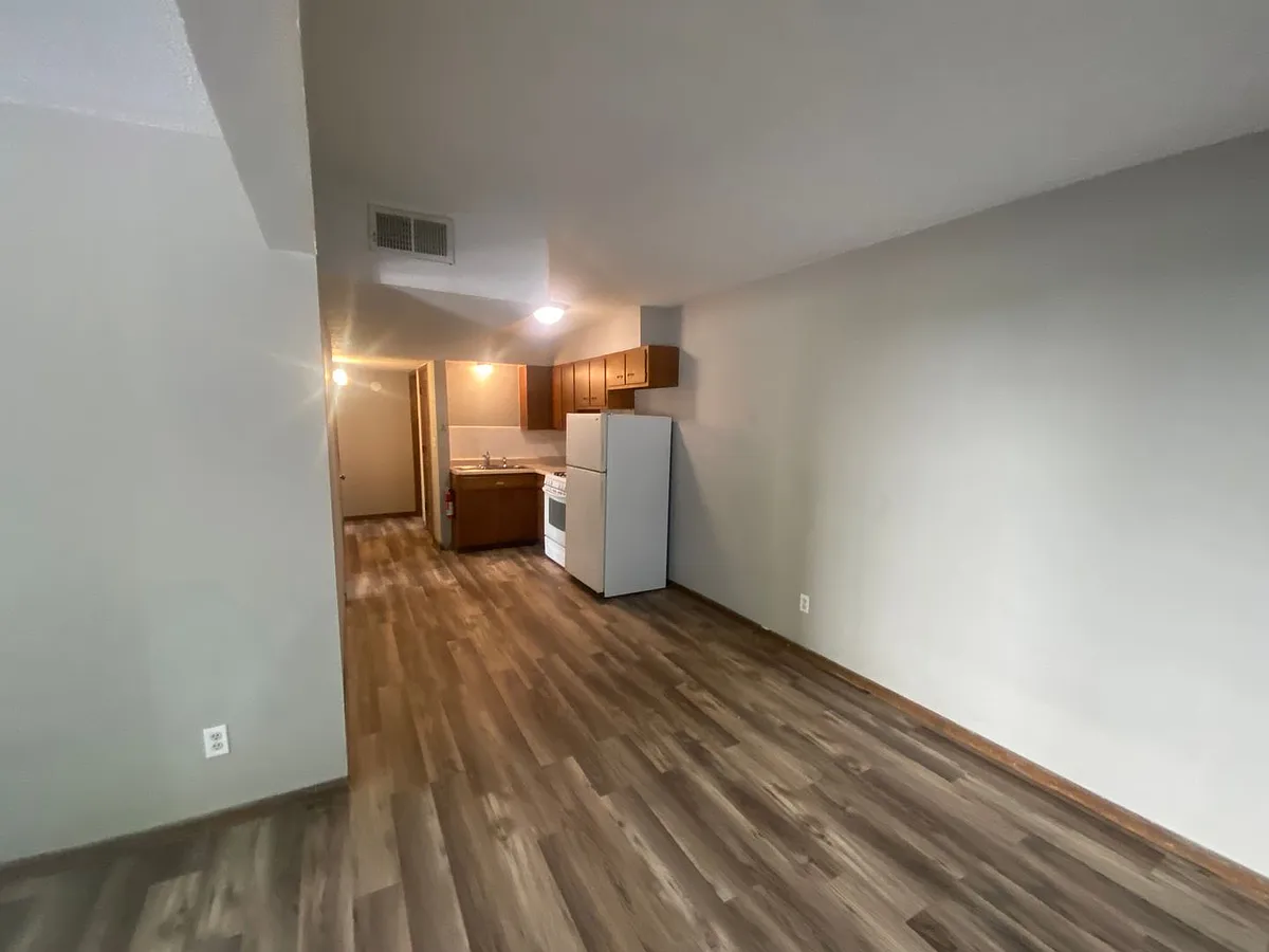 Building Photo - 1618 Anthony St #10