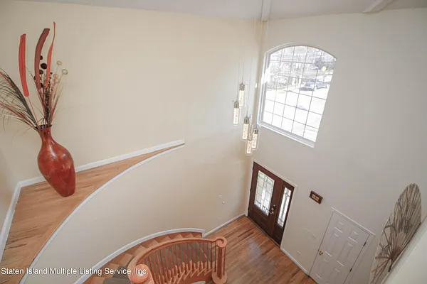 Sold by Remax Edge | media 7