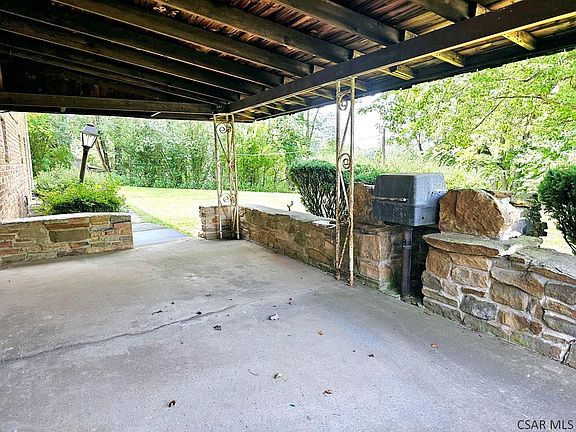 4th image of 212 Rosewood St