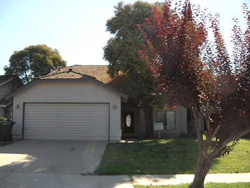 1128 N Manzanita St Photo 1